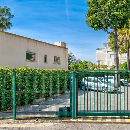 Les Pins * קאן